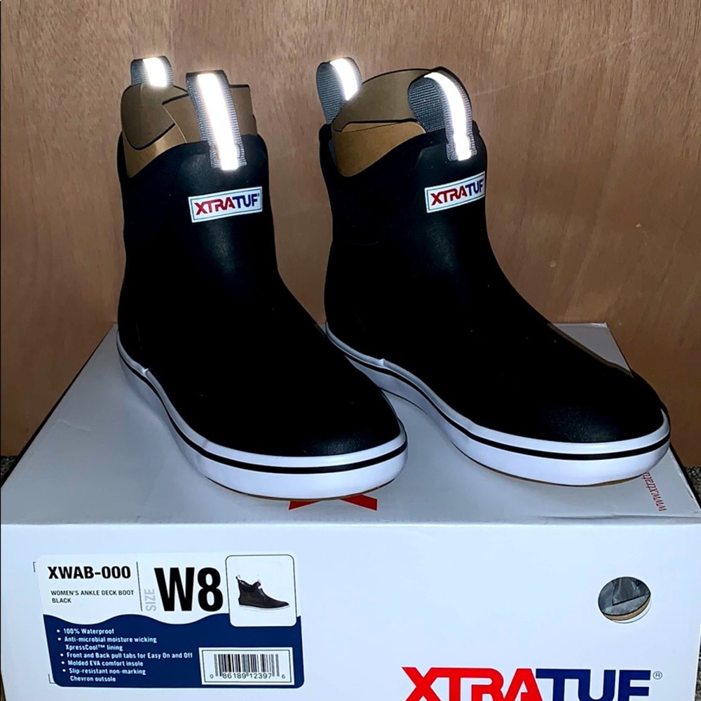 Women’s Xtratuf deck boots